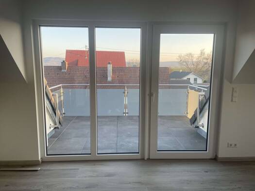 Wohnung zur Miete 1.500 € 2,5 Zimmer 77 m² Geschoss 2/3 frei ab sofort Albstraße 21 Holzhausen Sulz am Neckar 72172