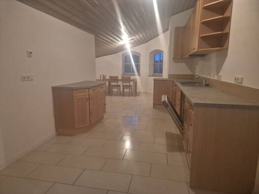 Wohnung zur Miete 760 € 3,5 Zimmer 85 m² Geschoss EG/1 frei ab sofort Holzhäuser 8 Holzhäuser Rotthalmünster 94094