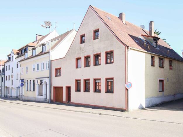 Mehrfamilienhaus zum Kauf als Kapitalanlage geeignet 475.000 € 10 Zimmer 250 m² 203 m² Grundstück Neuburg Neuburg an der Donau 86633