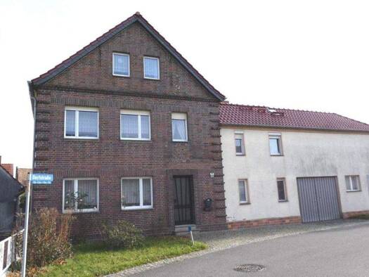Einfamilienhaus zum Kauf 250.000 € 5 Zimmer 160 m² 2.035 m² Grundstück frei ab sofort Dorfstr.11 Lauta Dorf Lauta 02991