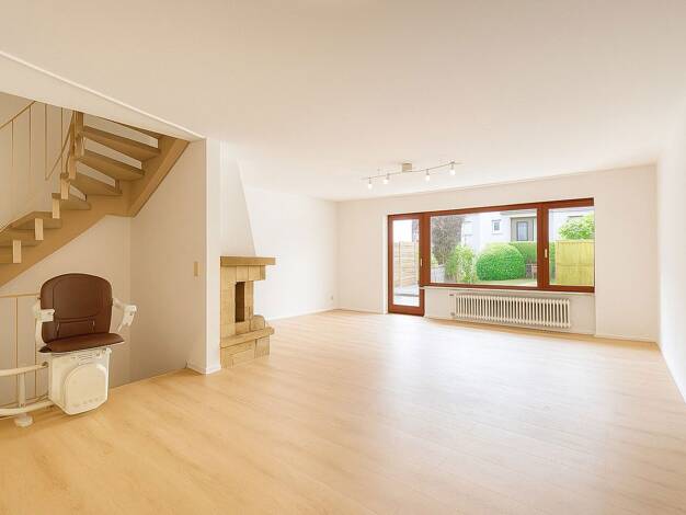 Reihenmittelhaus zur Miete 2.250 € 6 Zimmer 166 m² 250 m² Grundstück Solitudestraße 84 G Wolfbusch Stuttgart 70499