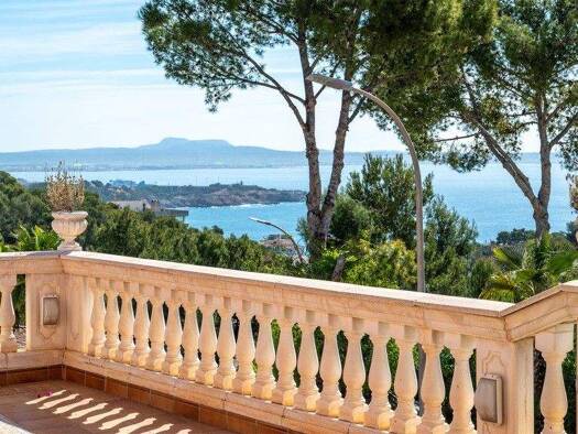 Villa zur Miete 8.500 € 410 m² 1.800 m² Grundstück Bendinat 07184