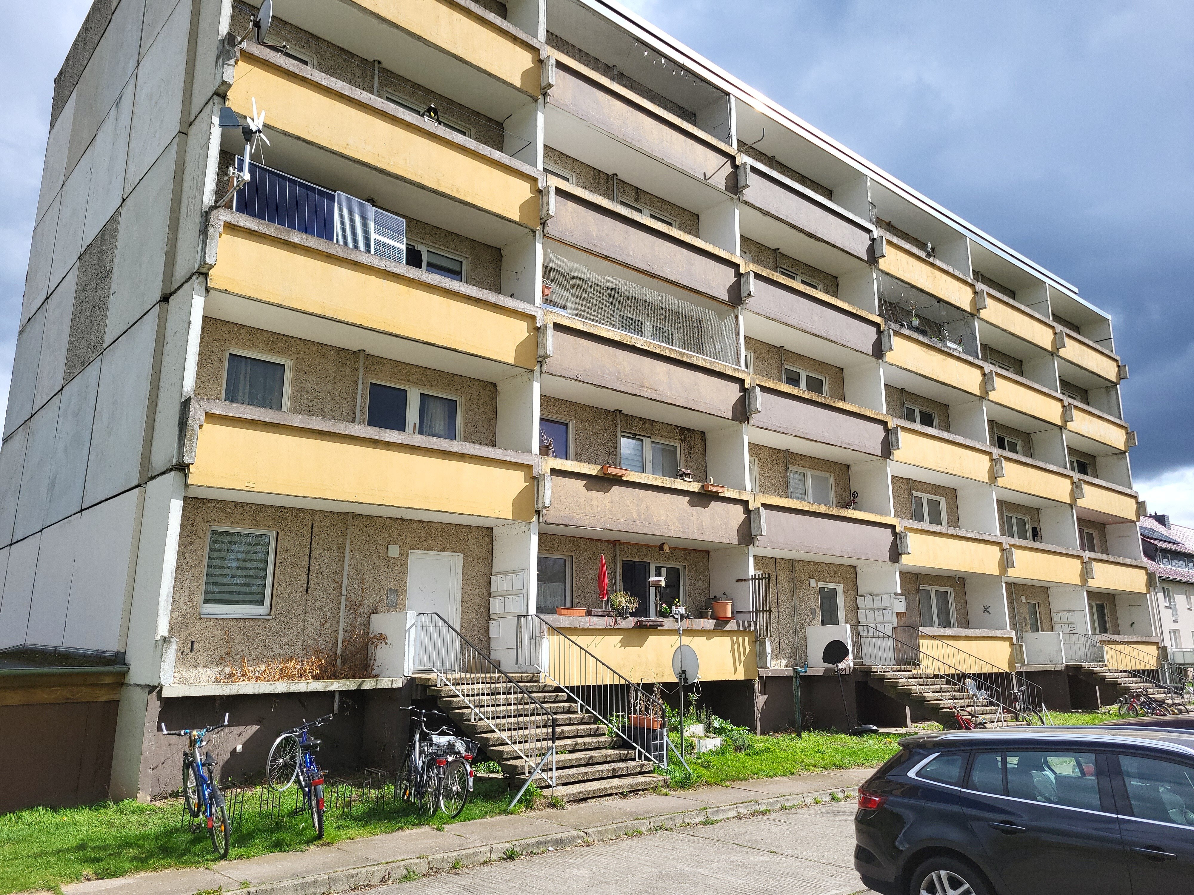 Wohnung zur Miete 300 € 2 Zimmer 56,7 m²<br/>Wohnfläche 01.05.2025<br/>Verfügbarkeit Am Wäldchen 15 Rodleben Dessau-Roßlau 06861