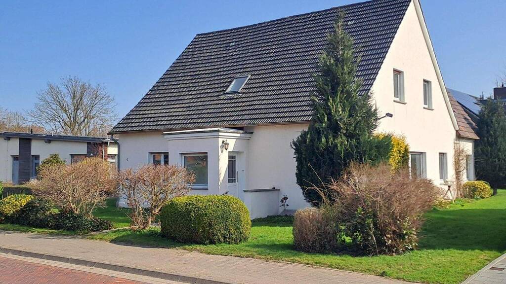 Mehrfamilienhaus zum Kauf 199.000 € 6 Zimmer 217 m² 761 m² Grundstück frei ab 01.05.2026 Unterlübbe Hille 32479