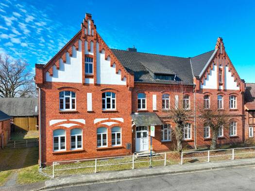 Haus zum Kauf 394.000 € 16 Zimmer 409 m² 5.640 m² Grundstück Neulingen Arendsee (Altmark) 39619