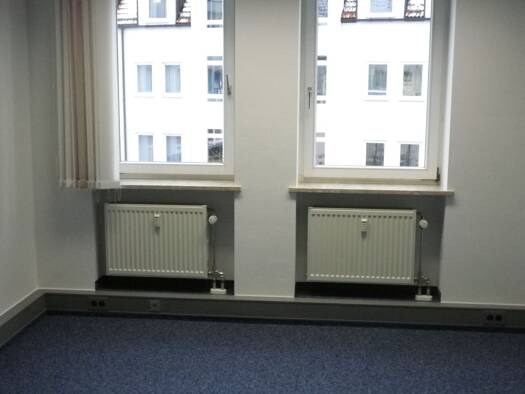 Büro zur Miete provisionsfrei 1.250 € 5 Zimmer 155 m² Bürofläche Karl-Marx-Straße 11 a Klotzsche Dresden 01109