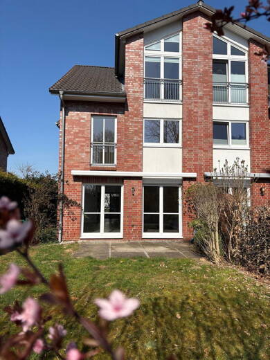 Reihenendhaus zur Miete 2.500 € 5 Zimmer 150 m² 261 m² Grundstück Volksdorf Hamburg 22359