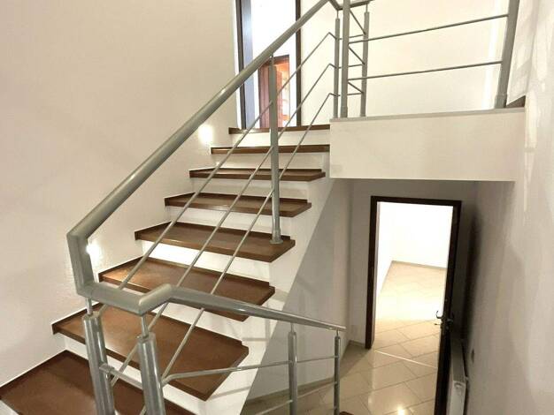 Wohnung zur Miete - Erstbezug 1.300 € 4,5 Zimmer 130 m² 1. Geschoss Feldkirchen 94351