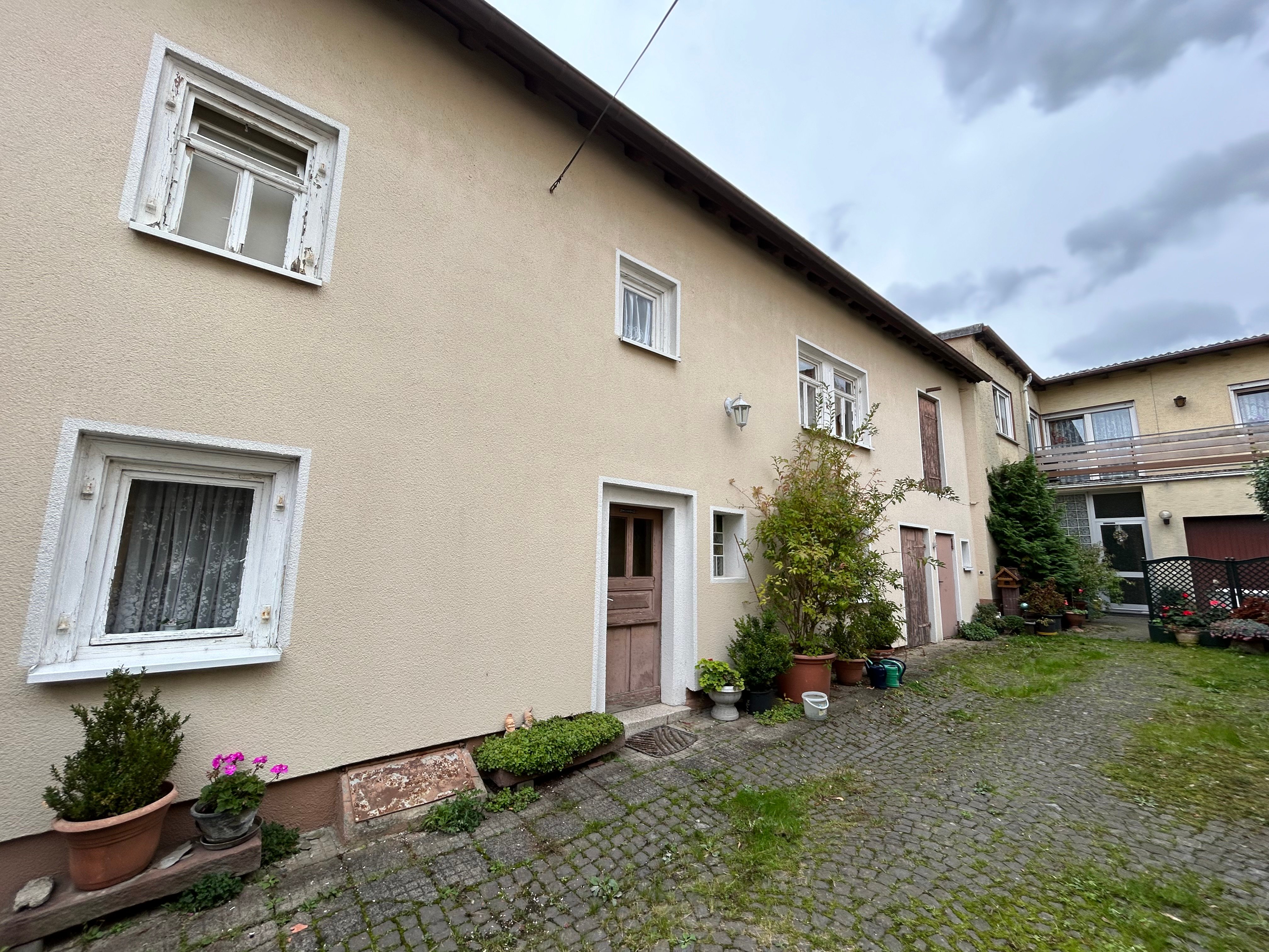 Einfamilienhaus zum Kauf 390.000 € 6 Zimmer 180 m²<br/>Wohnfläche 303 m²<br/>Grundstück Burgholzhausen Friedrichsdorf 61381