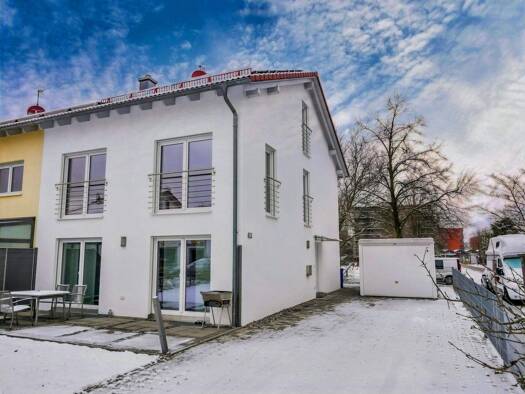Doppelhaushälfte zum Kauf provisionsfrei 679.000 € 6 Zimmer 168 m² 366 m² Grundstück frei ab 01.05.2026 Burghausen 84489
