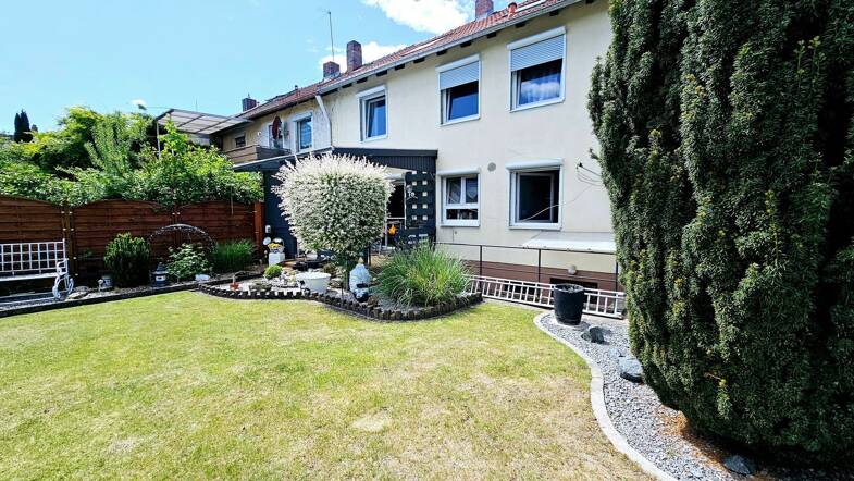 Reihenendhaus zum Kauf 399.000 € 7 Zimmer 136 m² 708 m² Grundstück Kitzingen Kitzingen 97318