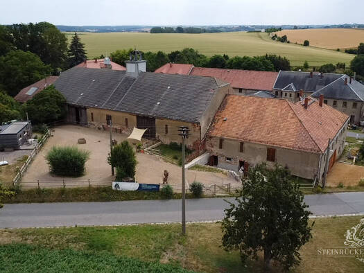 Haus zum Kauf 348.000 € 8 Zimmer 300 m² 4.200 m² Grundstück Ickowitz Lommatzsch 01623