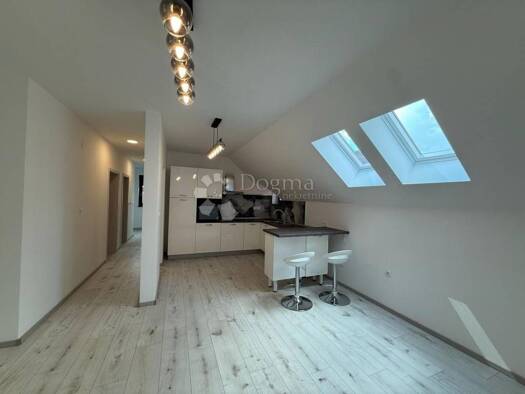 Wohnung zur Miete 900 € 3 Zimmer 74 m² 1. Geschoss Centar, Varazdin Varazdin