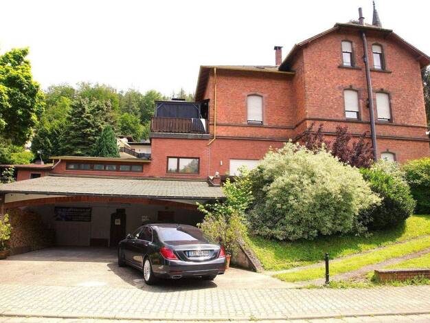 Villa zum Kauf provisionsfrei 1.100.000 € 17 Zimmer 650 m² 2.000 m² Grundstück Zell Bad-König 64732