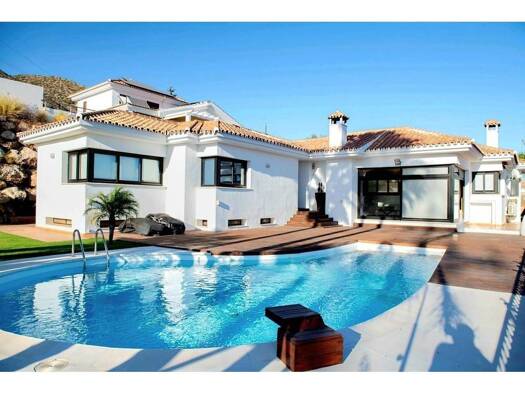 Chalet zum Kauf 1.650.000 € 4 Zimmer 285 m² 847 m² Grundstück del Higuerón Benalmádena 29639