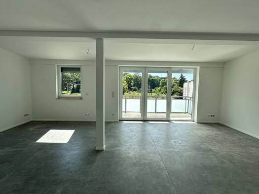 Wohnung zur Miete 1.170 € 5,5 Zimmer 117 m² 2. Geschoss frei ab sofort Marienstraße 47 Glauchau Glauchau 08371
