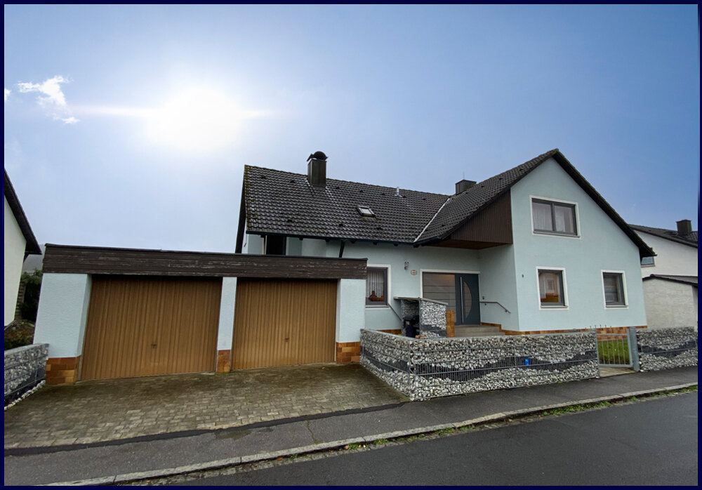 Mehrfamilienhaus zum Kauf 455.000 € 8,5 Zimmer 245 m²<br/>Wohnfläche 766 m²<br/>Grundstück Raigering Amberg 92224