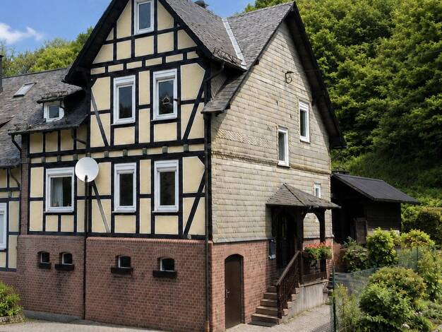 Doppelhaushälfte zum Kauf provisionsfrei 199.000 € 6 Zimmer 140 m² 385 m² Grundstück Niederlaasphe Bad Laasphe 57334