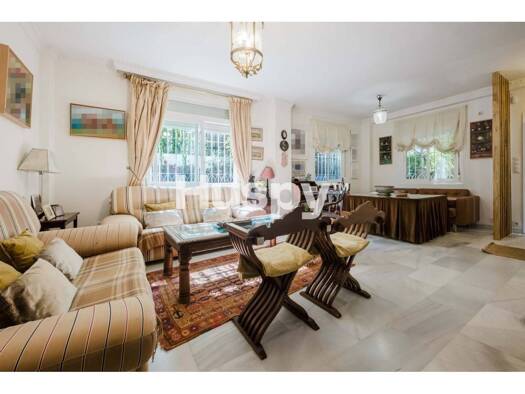 Villa zum Kauf 990.000 € 7 Zimmer 252 m² >Calle Cauca > Seville 41012