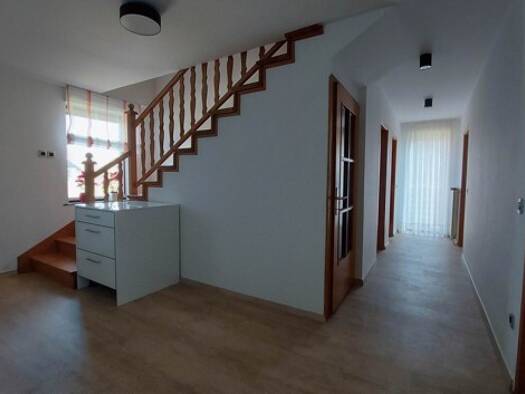 Haus zum Kauf 295.000 € 14 Zimmer 406 m² 530 m² Grundstück Sentjernej 8310