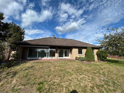 Bungalow zum Kauf 290.000 € 5 Zimmer 135 m² 1.572 m² Grundstück Holdenstedt Uelzen 29525