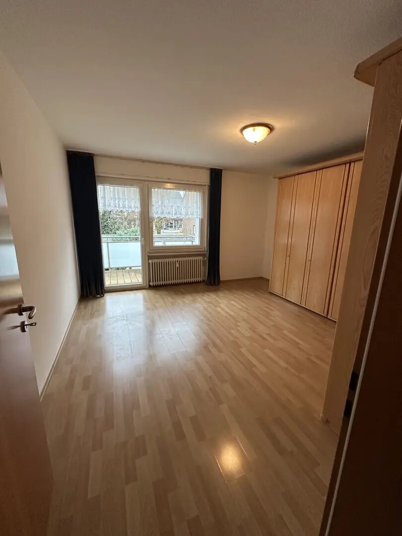 Wohnung zur Miete 700 € 3 Zimmer 87 m²<br/>Wohnfläche ab sofort<br/>Verfügbarkeit Gernotstrasse Hermülheim Hürth 50354