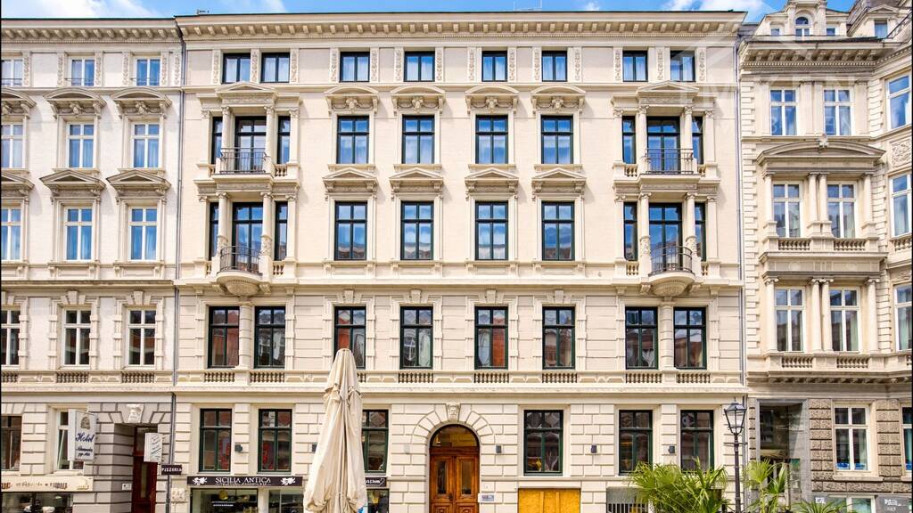 Penthouse zur Miete 2.278 € 2,5 Zimmer 82,7 m² 4. Geschoss frei ab sofort Neustadt Hamburg 20354