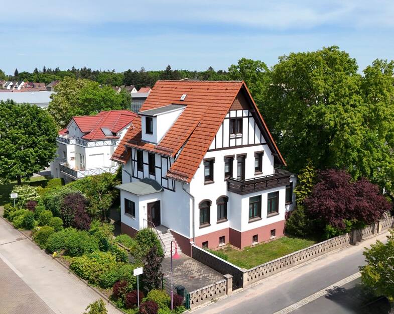 Mehrfamilienhaus zum Kauf 399.000 € 10 Zimmer 236,1 m² 1.166 m² Grundstück Beerendorfer Straße 5 Delitzsch Delitzsch 04509