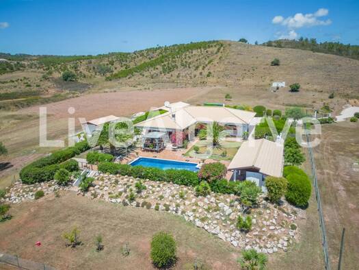 Haus zum Kauf 1.150.000 € 514 m² 36.000 m² Grundstück Bensafrim e Barão de São João 8600