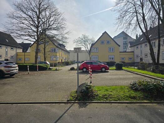 Außenstellplatz zur Miete provisionsfrei 25 € Briedestraße 110 Reisholz Stadtbezirk 9 40599