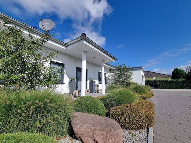 Einfamilienhaus zum Kauf 995.000 € 6 Zimmer 258 m² 2.558 m² Grundstück frei ab 01.05.2026 Neuruppin 16816