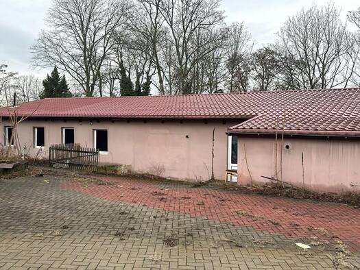 Grundstück zur Miete provisionsfrei 1.800 € 1.350 m² Grundstück frei ab sofort Südvorstadt-West Dresden 01069