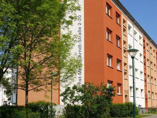 Wohnung zur Miete 287 € 2 Zimmer 47,9 m² 3. Geschoss frei ab sofort E.-M.-Arndt-Str. 12 Neustrelitz 17235