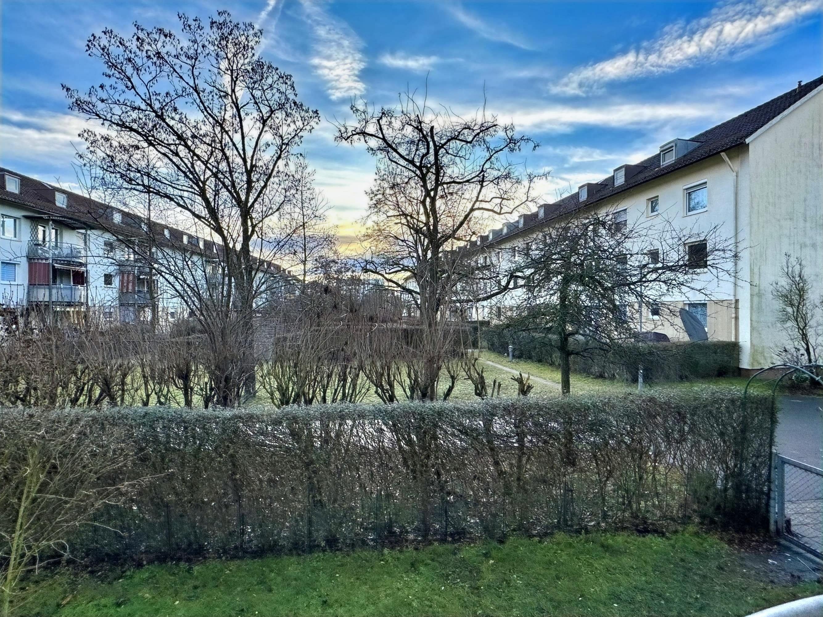 Wohnung zur Miete 1.200 € 4 Zimmer 95,4 m²<br/>Wohnfläche Kalb-Siedlung / Weikershof 60 Fürth 90763