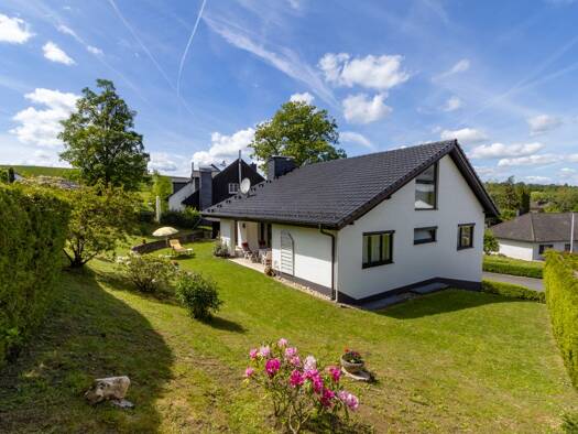 Einfamilienhaus zum Kauf 580.000 € 6 Zimmer 207 m² 696 m² Grundstück Heftrich Idstein 65510