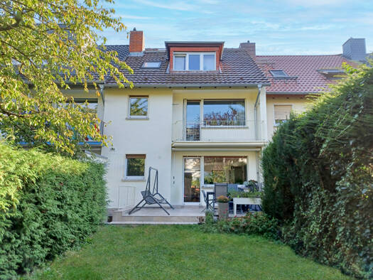Reihenmittelhaus zum Kauf 1.090.000 € 6 Zimmer 135,8 m² 250 m² Grundstück Frankfurt am Main 60431