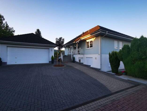 Mehrfamilienhaus zum Kauf provisionsfrei 495.000 € 9 Zimmer 230 m² 809 m² Grundstück frei ab 01.07.2026 Volkmarsen 34471