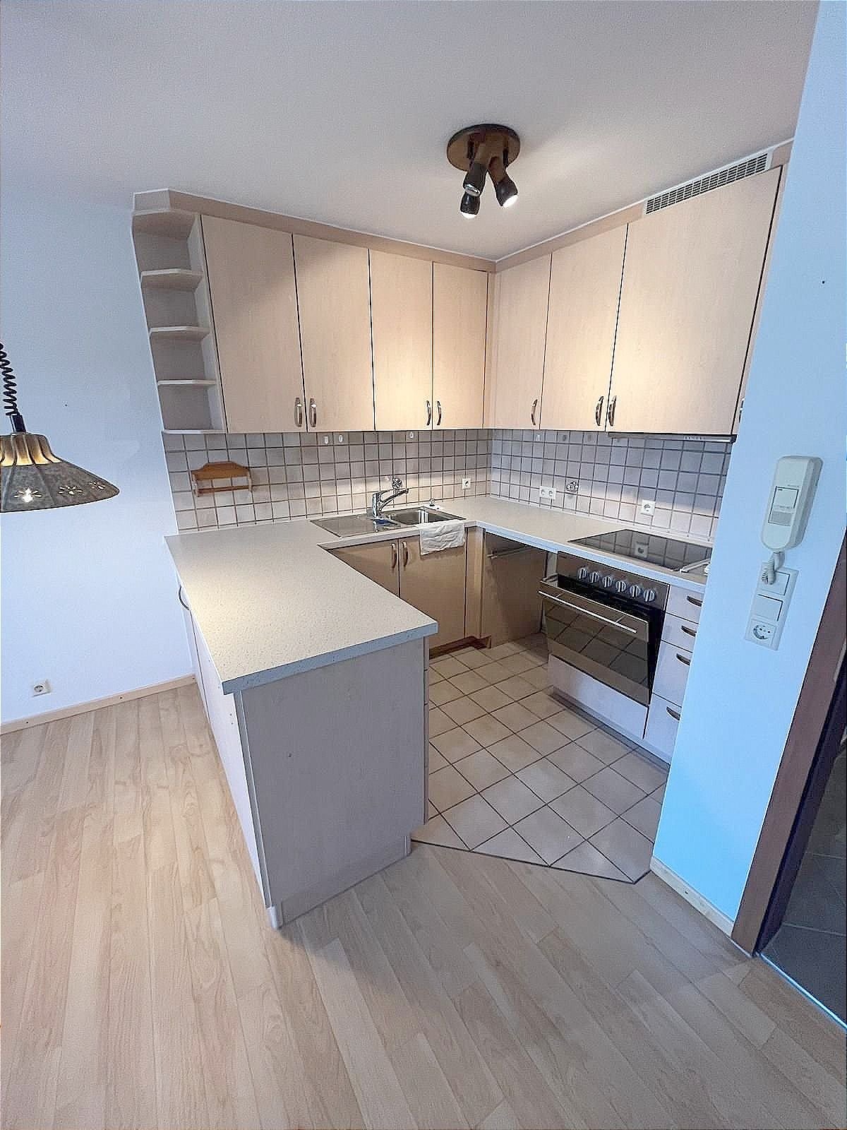 Wohnung zum Kauf 170.000 € 1,5 Zimmer 48 m²<br/>Wohnfläche 3.<br/>Geschoss ab sofort<br/>Verfügbarkeit Mitte - West Kirchheim unter Teck 73230