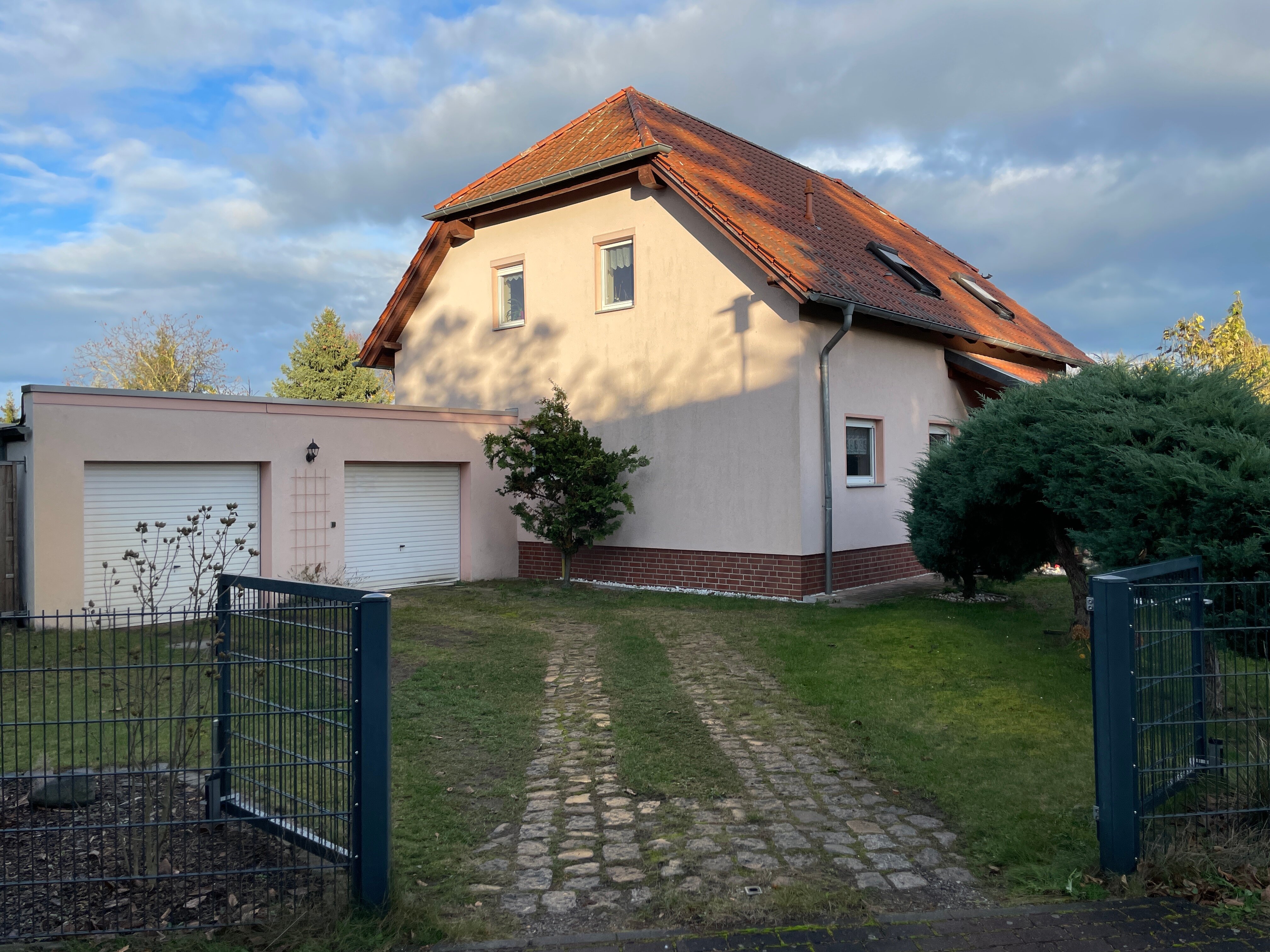 Haus zum Kauf 239.000 € 5,5 Zimmer 120 m²<br/>Wohnfläche 1.050 m²<br/>Grundstück Forst-Stadt Forst (Lausitz) 03149