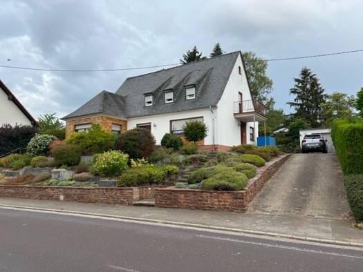 Haus zum Kauf 390.000 € 6 Zimmer 189 m² 1.418 m² Grundstück frei ab sofort Perler Str. 6 Kirf 54441