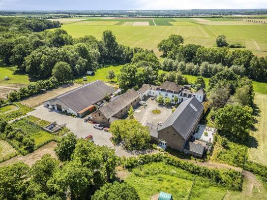 Haus zum Kauf 2.900.000 € 13 Zimmer 538 m² 105.331 m² Grundstück Havert Selfkant 52538