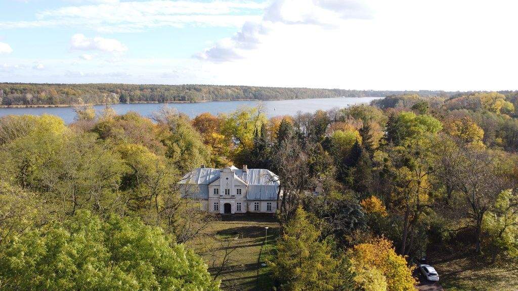 Einfamilienhaus zum Kauf 4.750.000 € 8 Zimmer 300 m² 51.374 m² Grundstück Chyby 62-081