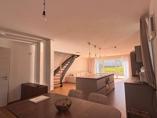 Terrassenwohnung zur Miete 1.240 € 4 Zimmer 115 m² Geschoss EG/2 frei ab 01.02.2026 Osterhofener Straße 140 Zeholfing Landau an der Isar 94405