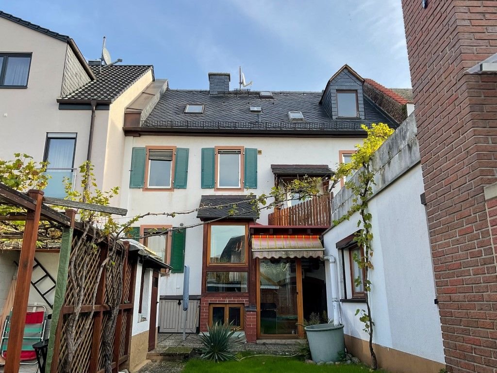 Einfamilienhaus zum Kauf 349.000 € 7 Zimmer 130 m²<br/>Wohnfläche 246 m²<br/>Grundstück 01.02.2025<br/>Verfügbarkeit Johannisberg Geisenheim 65366