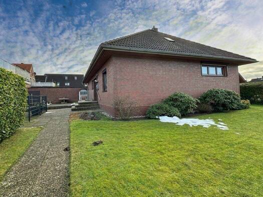 Bungalow zum Kauf 315.000 € 3,5 Zimmer 102,8 m² 378 m² Grundstück Hedendorf Buxtehude 21614