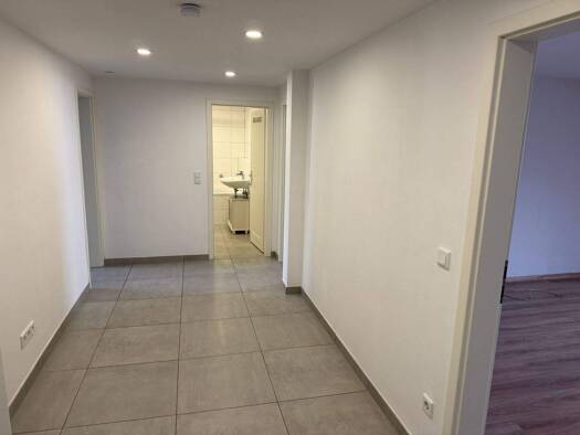 Wohnung zur Miete 850 € 3 Zimmer 91 m² 3 Geschosse frei ab sofort Zirndorf 90513