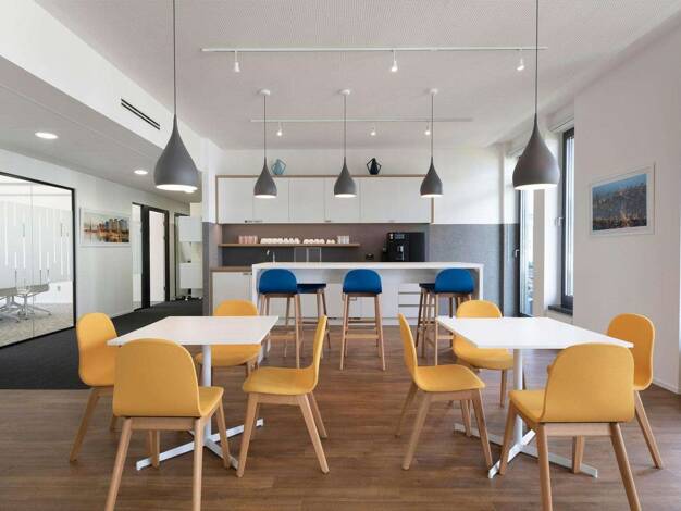 Bürofläche zur Miete provisionsfrei 55 m² Bürofläche teilbar ab 14 m² Ottenser Hauptstraße 2-6 Ottensen Hamburg 22765