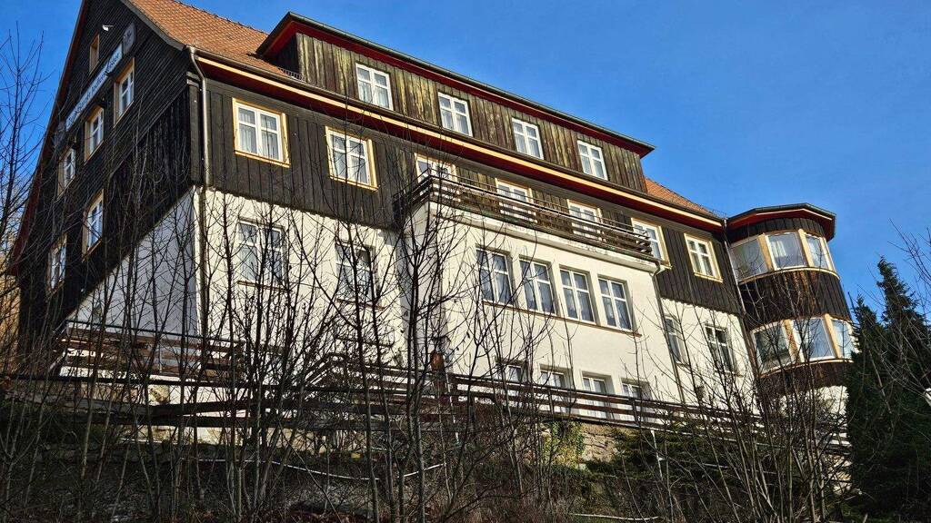 Hotel zum Kauf provisionsfrei 575.000 € 25 Zimmer 42 Betten 886,5 m² Gastrofläche 1.529 m² Grundstück Sankt Ritter 26 A Altenbrak Thale 06502