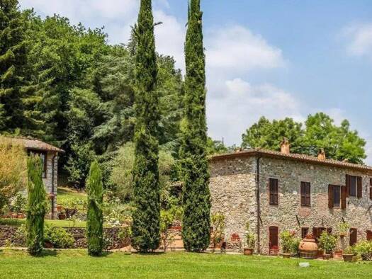 Haus zum Kauf 3.800.000 € 900 m² 40.000 m² Grundstück Lucques 55100