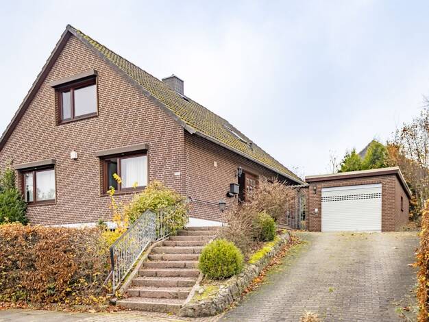 Einfamilienhaus zum Kauf 360.000 € 5 Zimmer 122 m² 828 m² Grundstück Bad Segeberg 23795